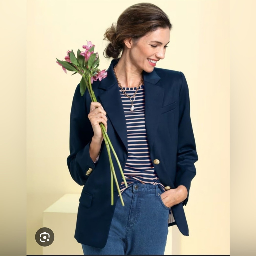 Appleseed's Elegant Navy Blazer with Gold Accents 100 % Wool